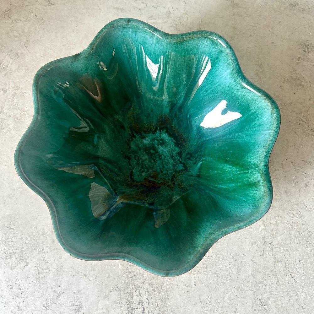 Vintage Blue Mountain Pottery 10” Drip Glaze Bowl Scallop Ruffle Edge BMP Dish